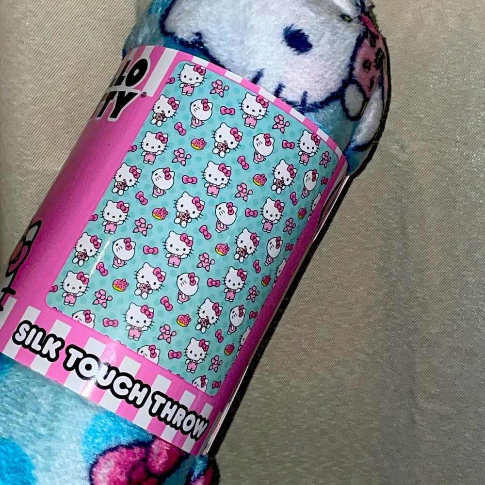 Hello Kitty Silky Plush Throw